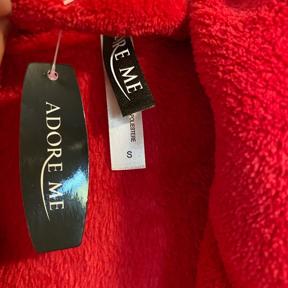 Pink Robe - Picture 2 of 4